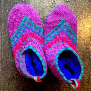 Bombas youth slippers